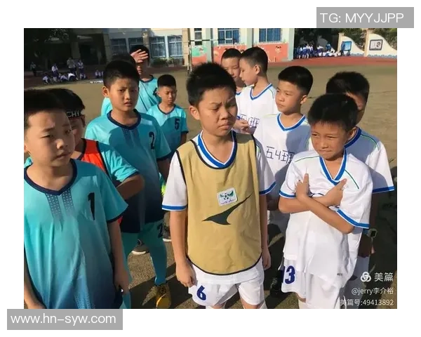 小孩勇敢追逐梦想与足球球星携手演绎温暖感人故事 小孩勇敢追逐梦想与足球球星携手演绎温暖感人故事