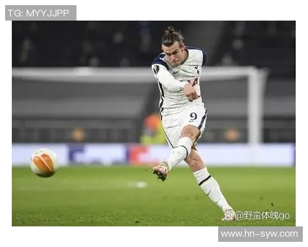 足球界戴珍珠项链的传奇球星是谁背后的故事与魅力解析 足球界戴珍珠项链的传奇球星是谁背后的故事与魅力解析